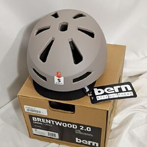 NIB Bern Brentwood 2.0 Casual Unisex Helmet Matte Sand Bike Skateboard Sz Small